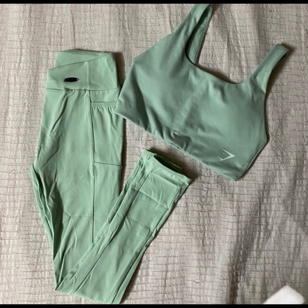 Gymshark poise set in light green